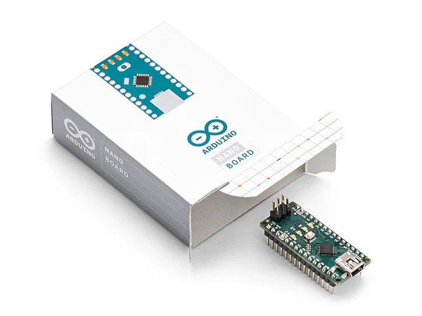 Arduino Nano intégrée sur une breadboard pour prototypage